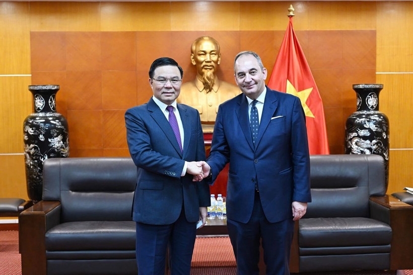 Vietnam, Greece agree to open agricultural markets, step up maritime cooperation